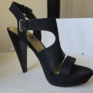 Elegant Black High-Heeled Platform Sandals